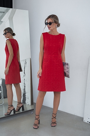 Арни, красное платье футляр из жаккарда с боковыми планками на лифе