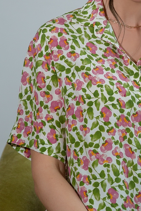 Кларити.1 блузка свободного кроя с супатной застежкой с цветочным принтом