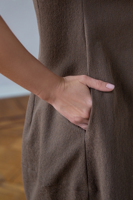 Санса. Платье из плотного хлопка с вырезом каре и юбкой-кокон от производителя RITINI