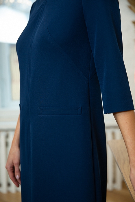 Аркадия. Платье полуприлегающего кроя с модельными линиями, цвет синий 