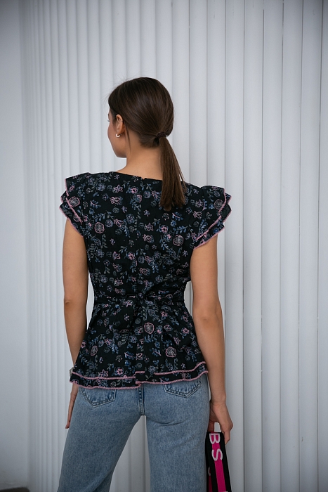 Маранта, блузка из хлопкового шитья в цветочек с контрастной мережкой